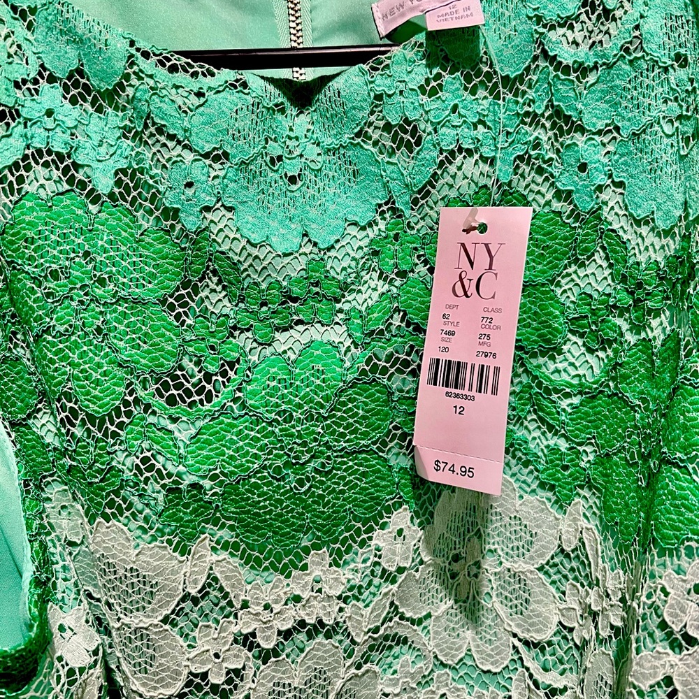 NY&CO green lace dress zipped up back
